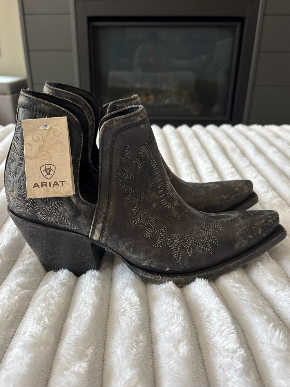 Ariat Dixon Naturally Distressed Boot Womens 9.5